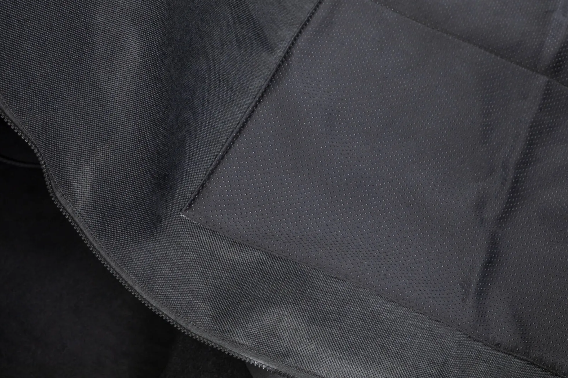Couverture pour sièges de voiture, avec panneaux latéraux, séparable 1