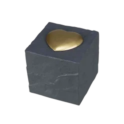 Pierre commémorative cube avec coeur